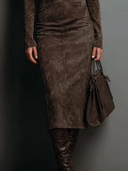 Ilaria - Vestido Midi em Suede com Gola Alta e Mangas Longas