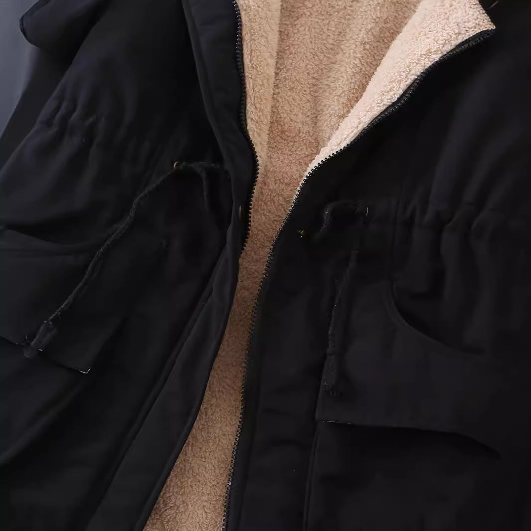 Inês | Parka de Algodão com Capuz e Ajuste na Cintura